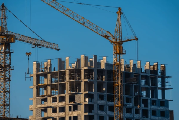construction cranes operating on new 600nw 2617427333.jpg